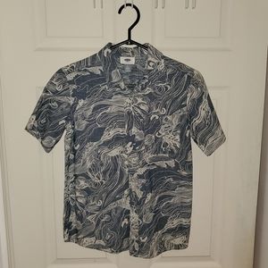 Old navy blue short sleeve shirt
